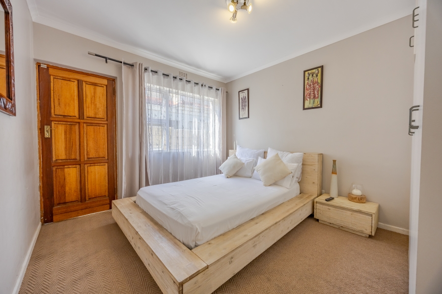 6 Bedroom Property for Sale in Vergesig Western Cape